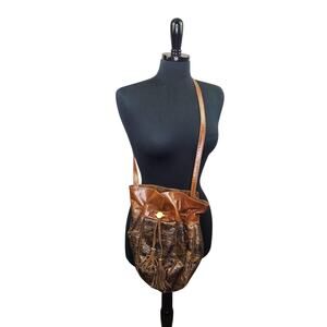 Stuart Weitzman Bucket Bag Crossbody Purse Brown Leather Classic Boho